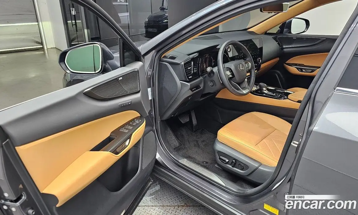 Lexus NX 2025 2.5 автомат (гидро), фото 13