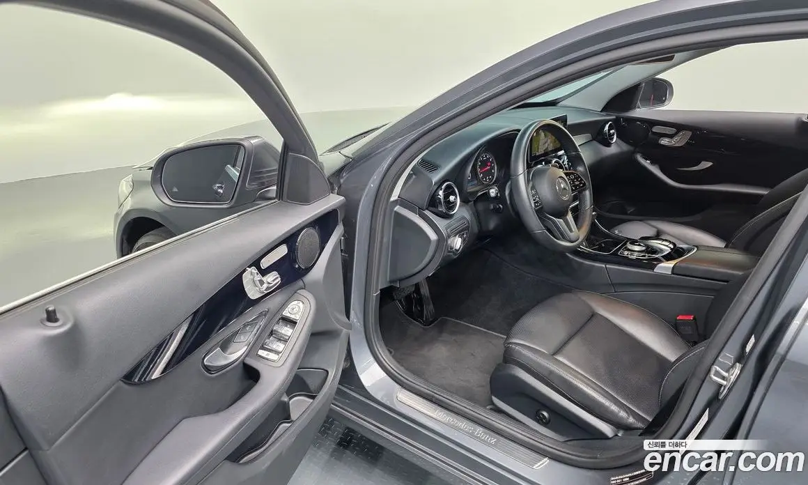 Mercedes-Benz C-Class 2019 2.0 автомат (гидро), фото 13