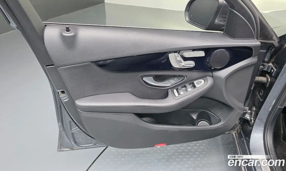 Mercedes-Benz C-Class 2019 2.0 автомат (гидро), фото 14
