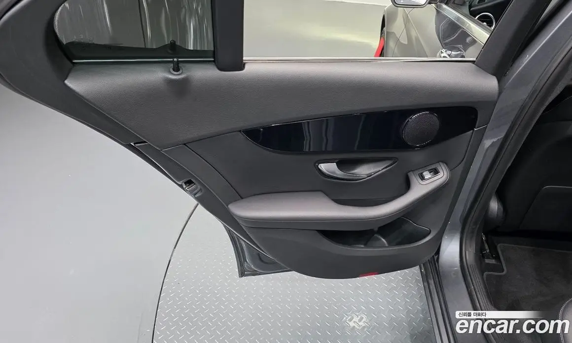 Mercedes-Benz C-Class 2019 2.0 автомат (гидро), фото 15