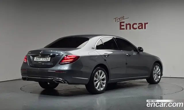 Mercedes-Benz E-Class, 2018, 70 218 км