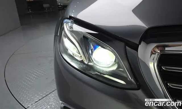 Mercedes-Benz E-Class 2018 2.0 автомат (гидро), миниатюра 7