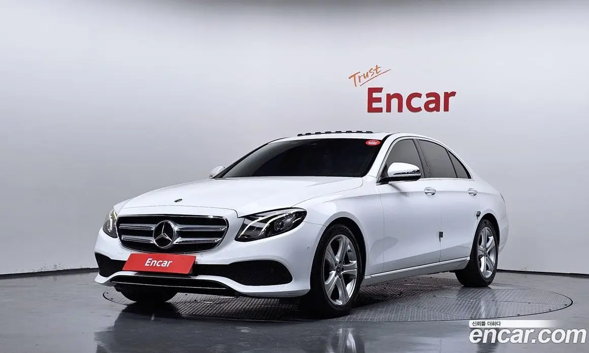 Mercedes-Benz E-Class 2018 2.0 автомат (гидро), фото 1 Mercedes-Benz E-Class 2018 2.0 автомат (гидро), фото 1