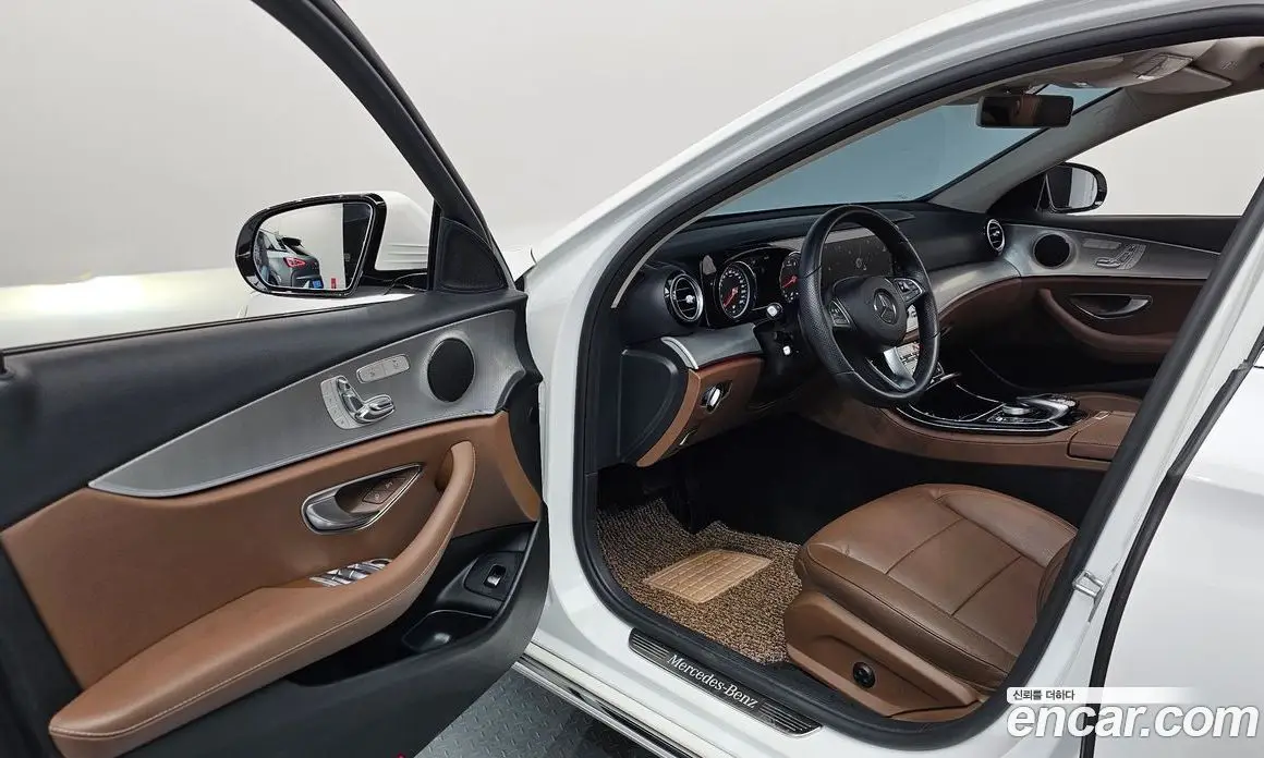 Mercedes-Benz E-Class 2018 2.0 автомат (гидро), фото 15 Mercedes-Benz E-Class 2018 2.0 автомат (гидро), фото 15