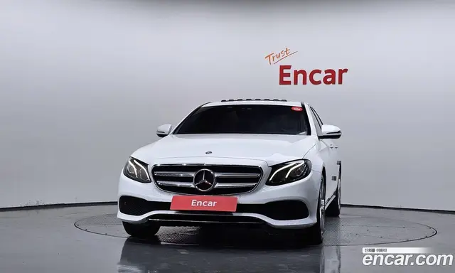 Mercedes-Benz E-Class 2018 2.0 автомат (гидро), миниатюра 3 Mercedes-Benz E-Class 2018 2.0 автомат (гидро), миниатюра 3