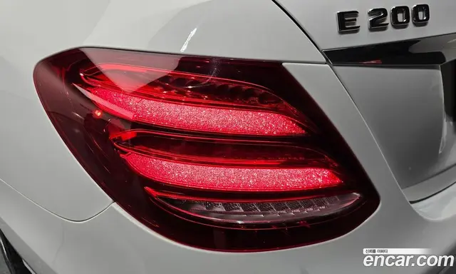Mercedes-Benz E-Class 2018 2.0 автомат (гидро), миниатюра 8 Mercedes-Benz E-Class 2018 2.0 автомат (гидро), миниатюра 8