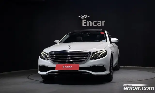 Mercedes-Benz E-Class 2019 2.0 автомат (гидро), миниатюра 3