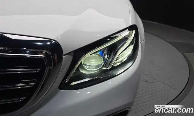 Mercedes-Benz E-Class 2019 2.0 автомат (гидро), миниатюра 8
