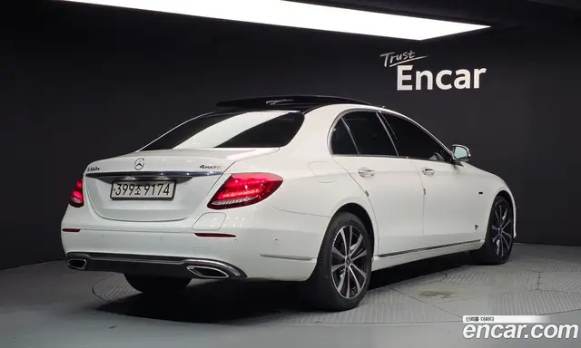 Mercedes-Benz E-Class 2019 2.0 автомат (гидро), миниатюра 2 Mercedes-Benz E-Class 2019 2.0 автомат (гидро), миниатюра 2