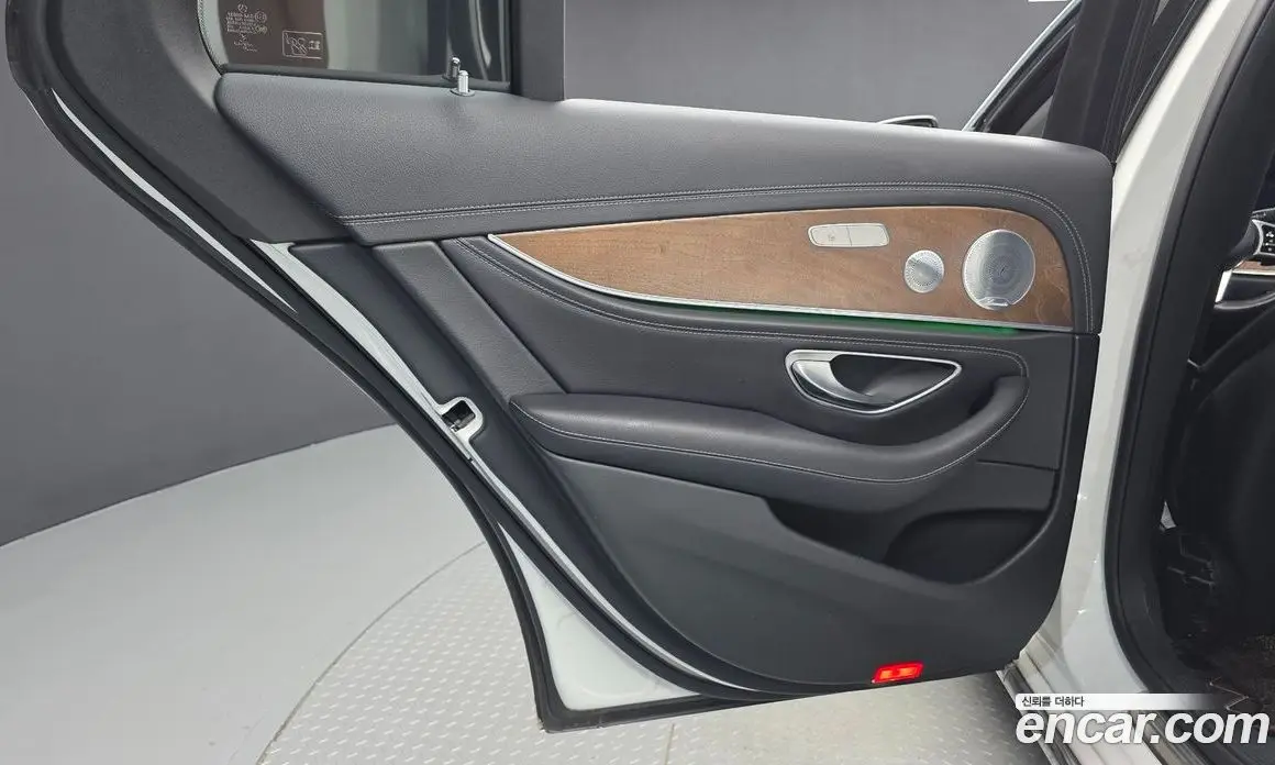 Mercedes-Benz E-Class 2019 2.0 автомат (гидро), фото 15 Mercedes-Benz E-Class 2019 2.0 автомат (гидро), фото 15