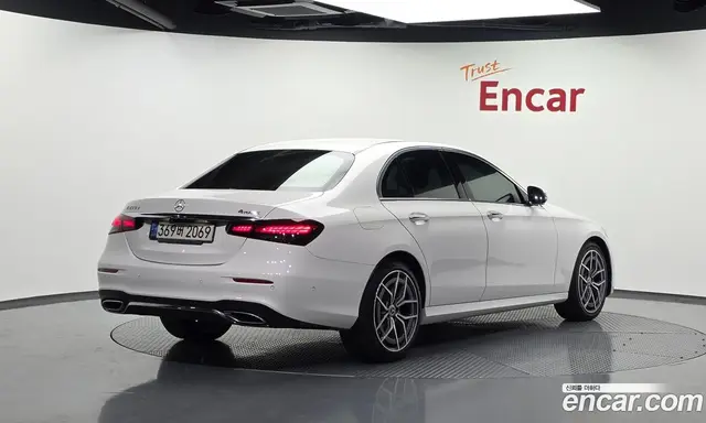 Mercedes-Benz E-Class 2021 1.9 автомат (гидро), миниатюра 2