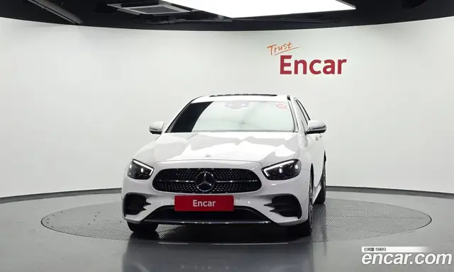 Mercedes-Benz E-Class 2021 1.9 автомат (гидро), миниатюра 3