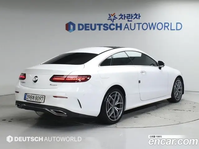 Mercedes-Benz E-Class 2022 2.0 автомат (гидро), миниатюра 2