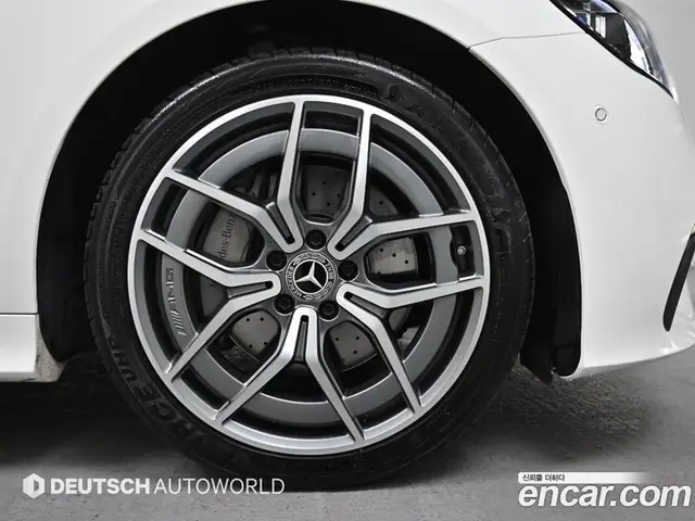 Mercedes-Benz E-Class 2022 2.0 автомат (гидро), миниатюра 5