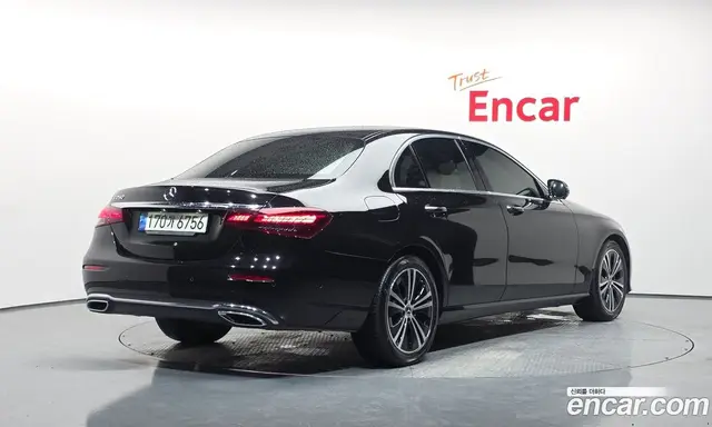 Mercedes-Benz E-Class, 2022, 76 105 км