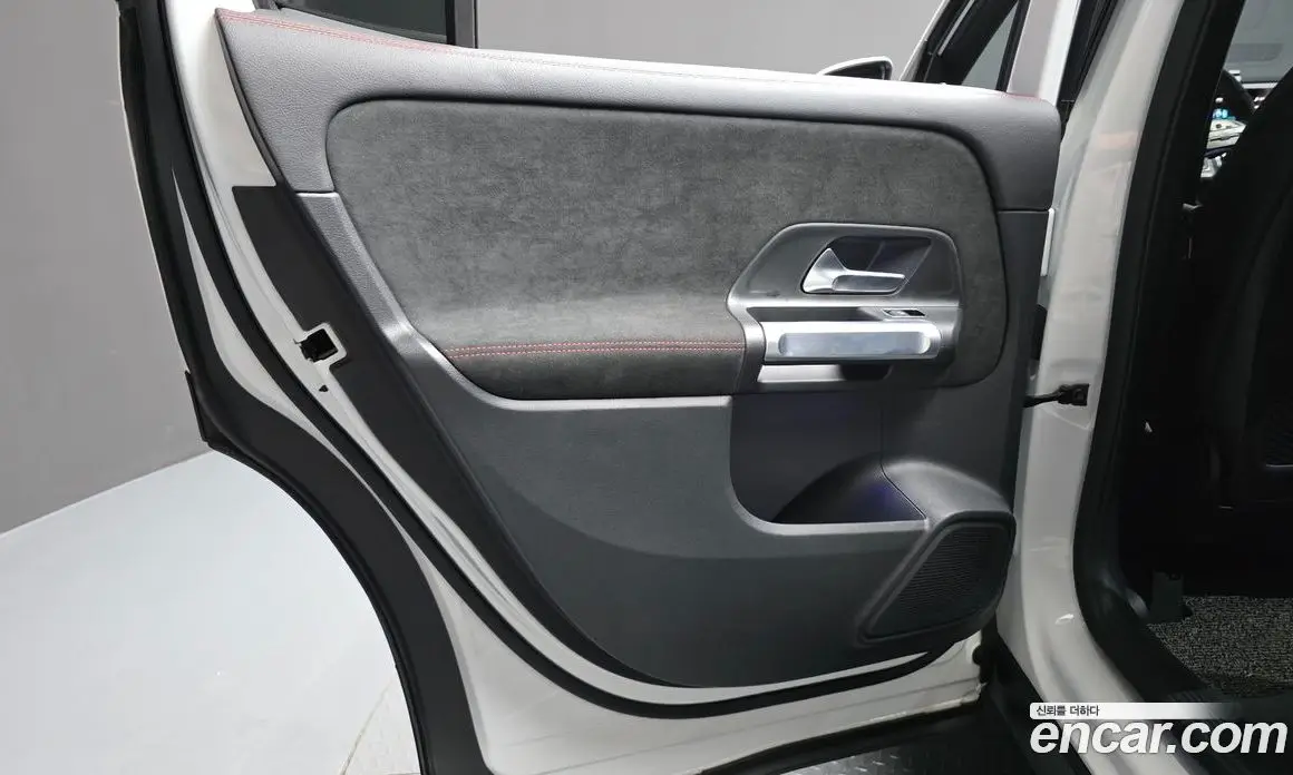 Mercedes-Benz GLB-Class 2023 2.0 автомат (гидро), фото 15 Mercedes-Benz GLB-Class 2023 2.0 автомат (гидро), фото 15