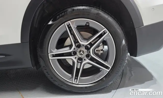 Mercedes-Benz GLB-Class 2023 2.0 автомат (гидро), миниатюра 7 Mercedes-Benz GLB-Class 2023 2.0 автомат (гидро), миниатюра 7