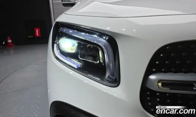Mercedes-Benz GLB-Class 2023 2.0 автомат (гидро), миниатюра 8 Mercedes-Benz GLB-Class 2023 2.0 автомат (гидро), миниатюра 8