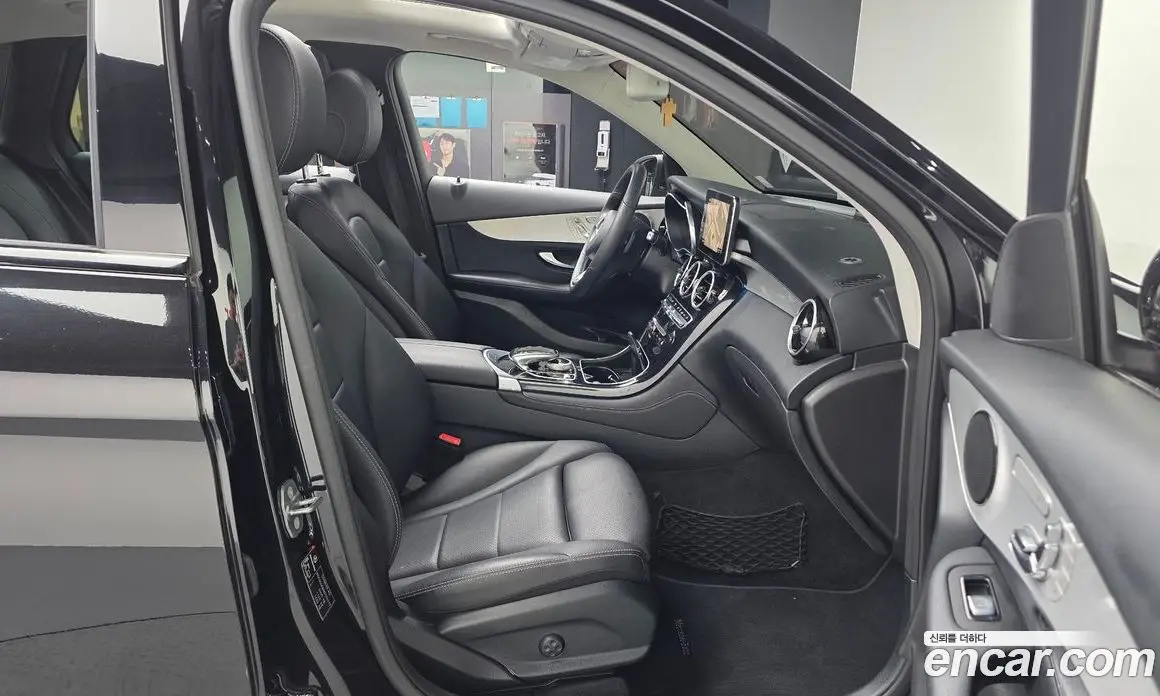 Mercedes-Benz GLC-Class 2018 2.0 автомат (гидро), фото 17 Mercedes-Benz GLC-Class 2018 2.0 автомат (гидро), фото 17