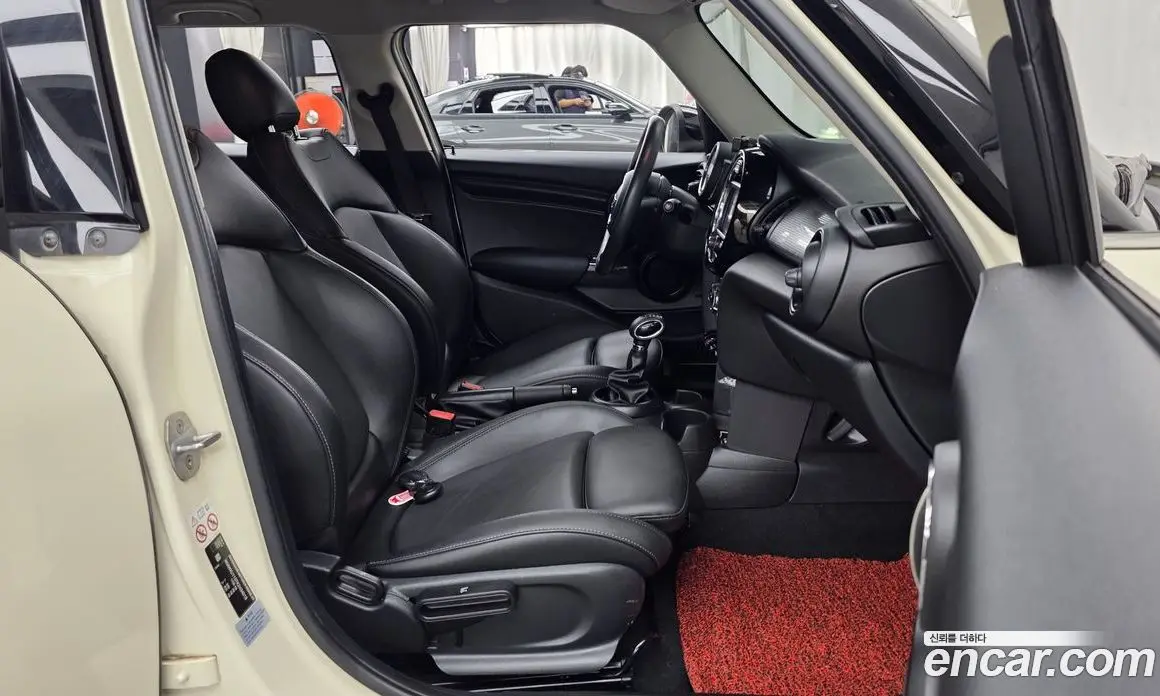 Mini Cooper 2018 1.5 автомат (гидро), фото 17 Mini Cooper 2018 1.5 автомат (гидро), фото 17