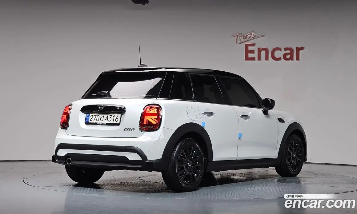 Mini Cooper 2024 1.5 автомат (гидро), фото 1 Mini Cooper 2024 1.5 автомат (гидро), фото 1