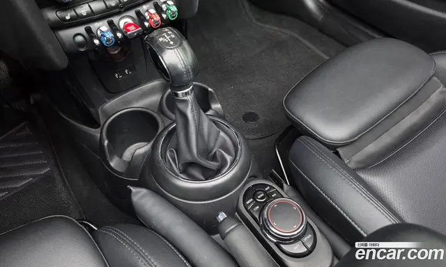 Mini Cooper Convertible 2019 1.5 автомат (гидро), миниатюра 9