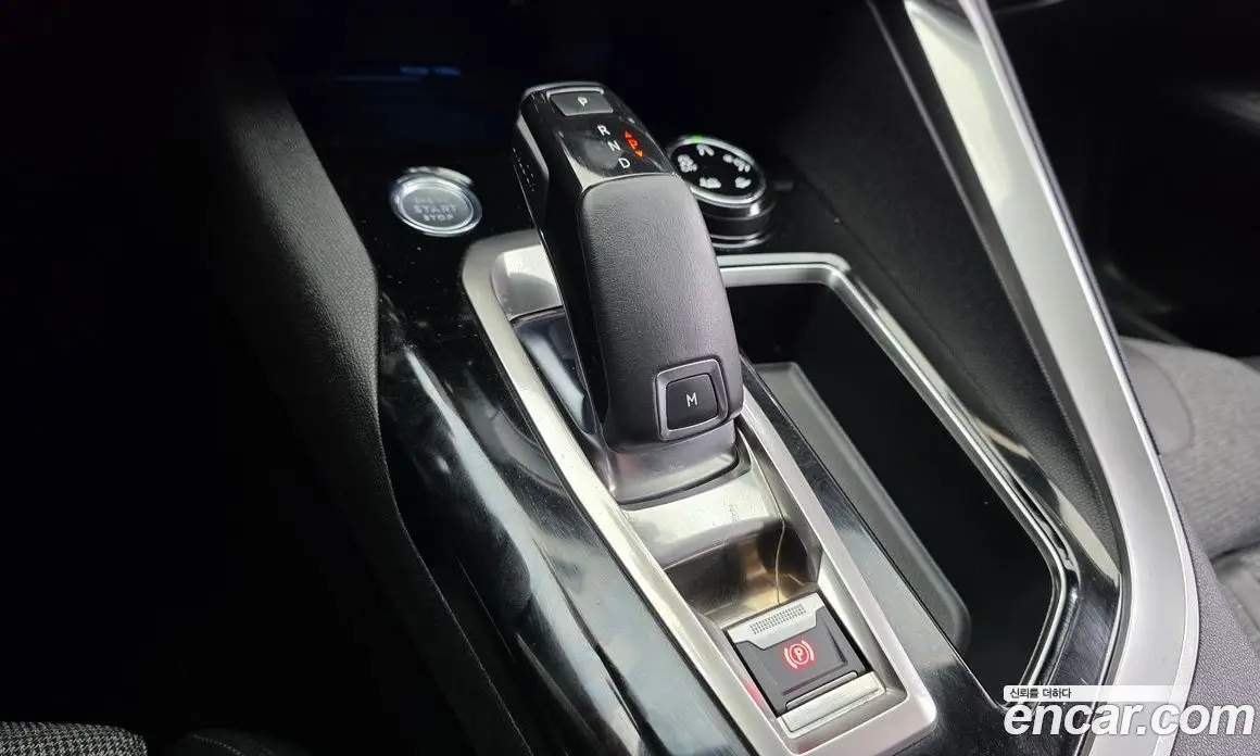 Peugeot 3008 2019 1.5 автомат (гидро), фото 12