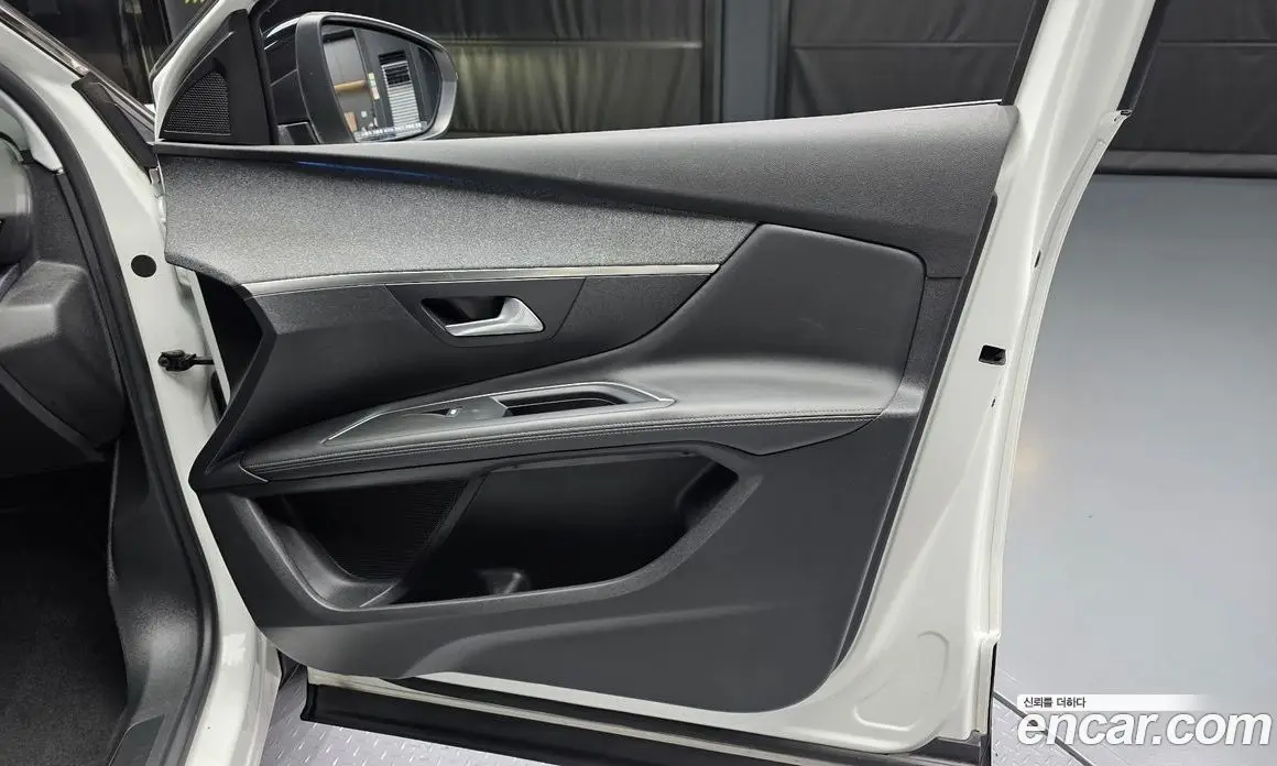Peugeot 3008 2019 1.5 автомат (гидро), фото 15