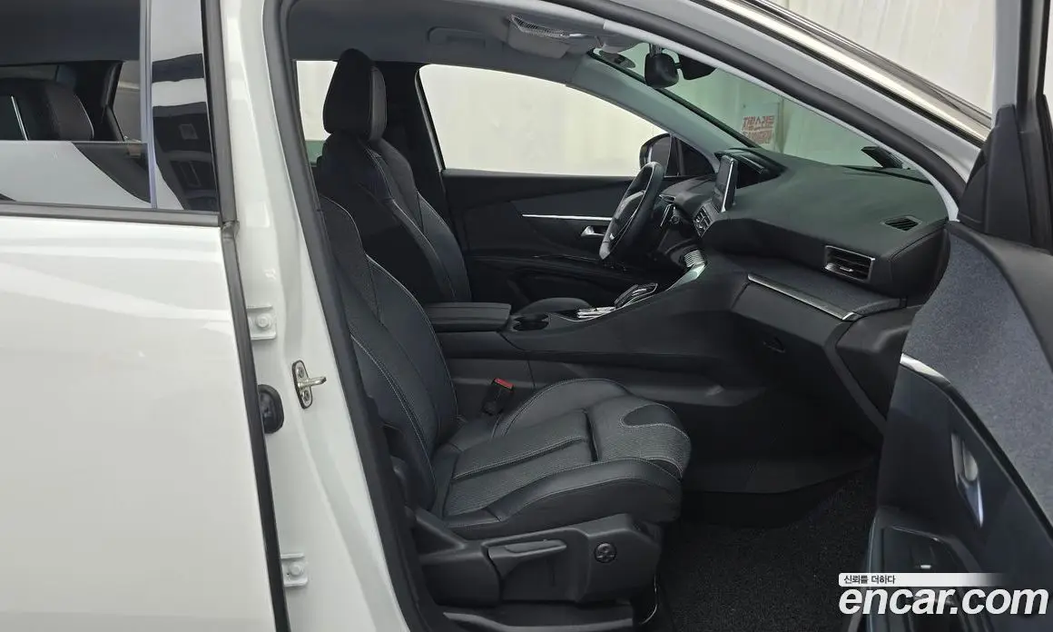 Peugeot 5008 2022 1.2 автомат (гидро), фото 16 Peugeot 5008 2022 1.2 автомат (гидро), фото 16