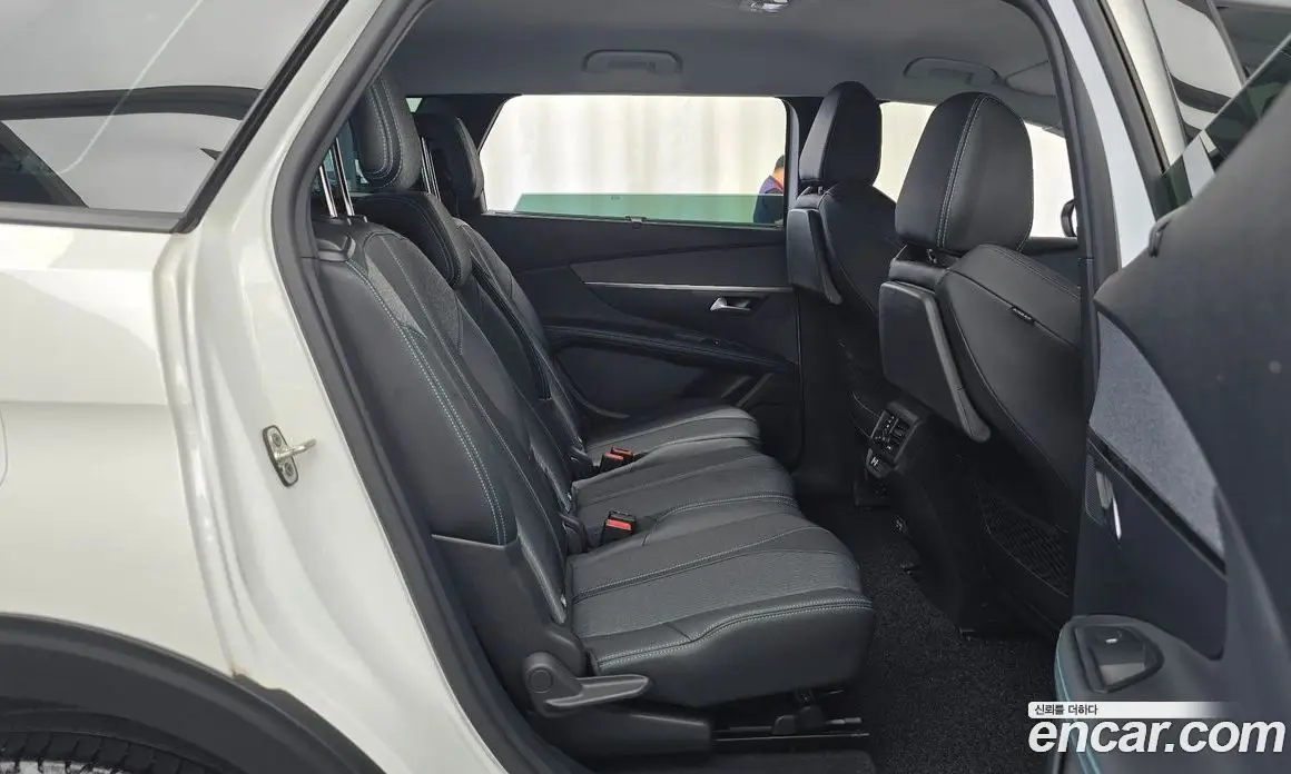 Peugeot 5008 2022 1.2 автомат (гидро), фото 17 Peugeot 5008 2022 1.2 автомат (гидро), фото 17