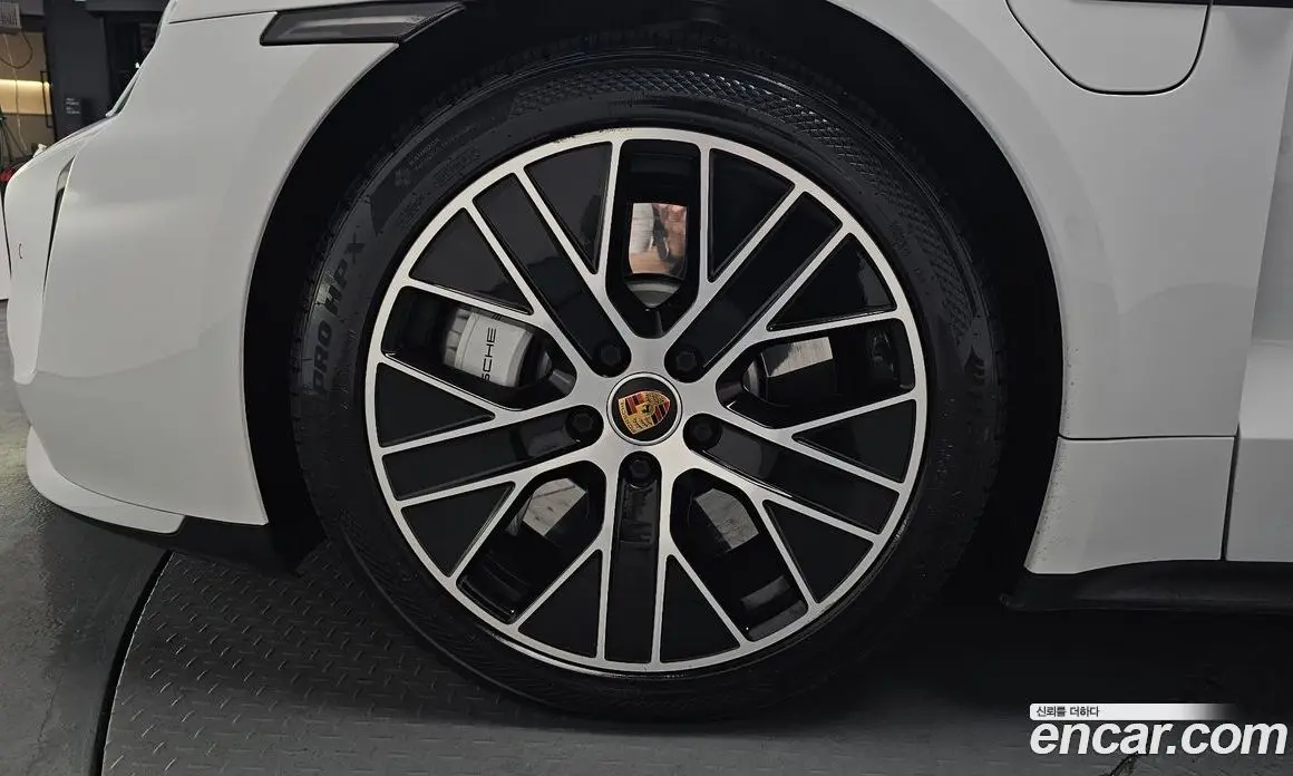 Porsche Taycan 2021 0.1 автомат (гидро), фото 4 Porsche Taycan 2021 0.1 автомат (гидро), фото 4