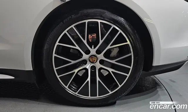 Porsche Taycan 2021 0.1 автомат (гидро), миниатюра 6 Porsche Taycan 2021 0.1 автомат (гидро), миниатюра 6