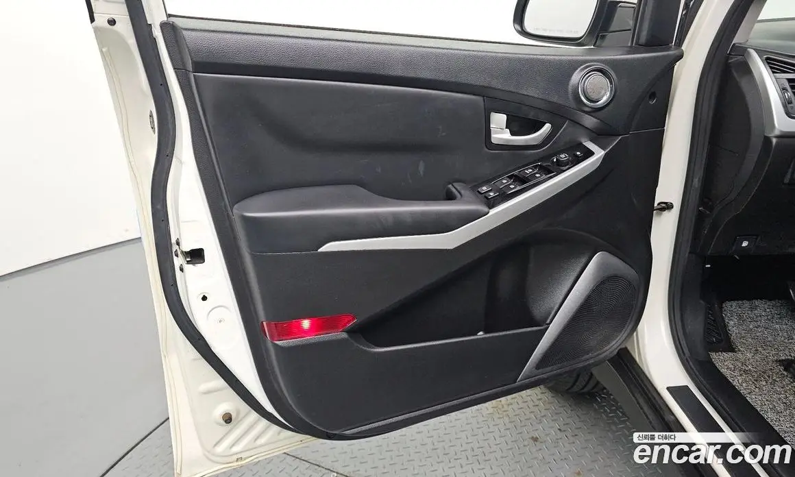 SsangYong Korando 2016 2.2 автомат (гидро), фото 14