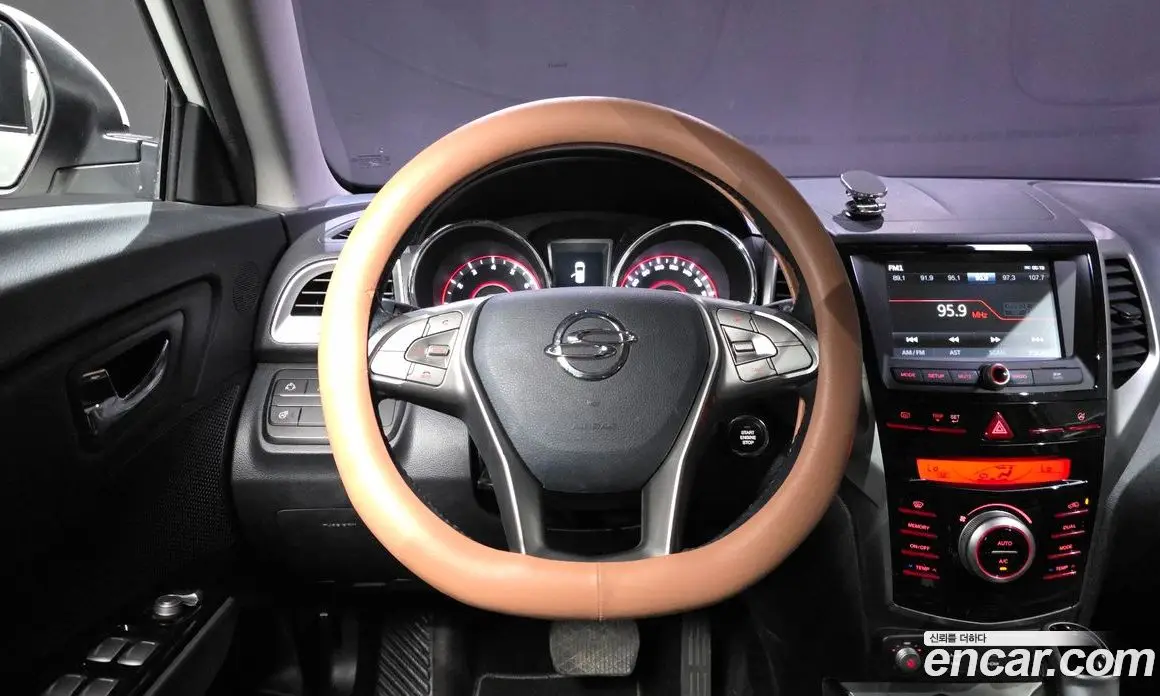 SsangYong TIBOLI 2015 1.6 автомат (гидро), фото 20 SsangYong TIBOLI 2015 1.6 автомат (гидро), фото 20