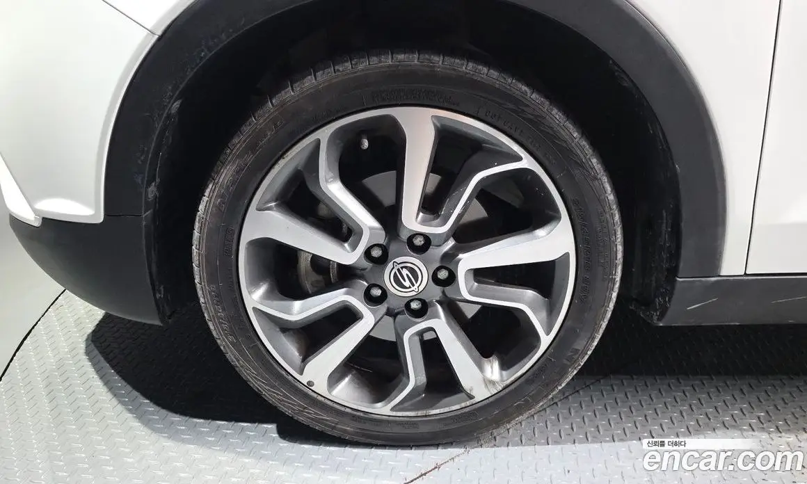 SsangYong TIBOLI 2015 1.6 автомат (гидро), фото 5 SsangYong TIBOLI 2015 1.6 автомат (гидро), фото 5