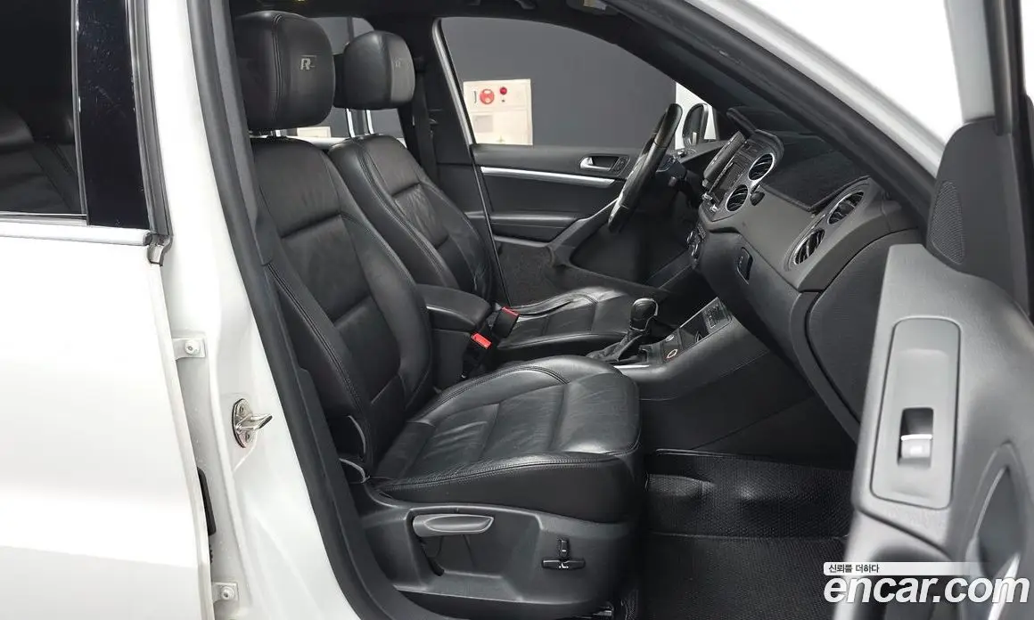 Volkswagen Tiguan 2014 2.0 автомат (гидро), фото 11