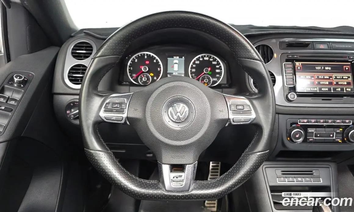 Volkswagen Tiguan 2014 2.0 автомат (гидро), фото 13