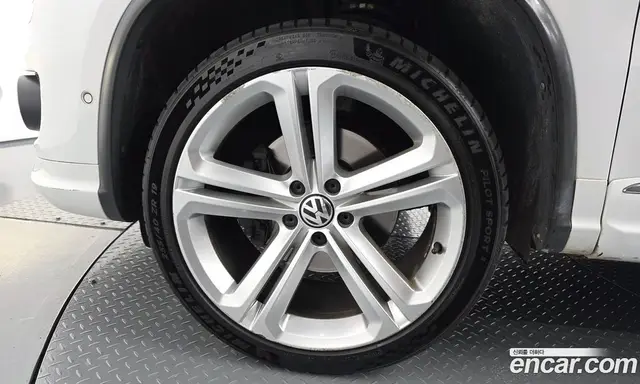 Volkswagen Tiguan 2014 2.0 автомат (гидро), миниатюра 5