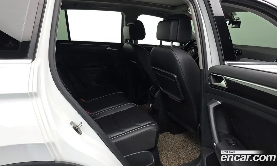 Volkswagen Tiguan 2018 2.0 автомат (гидро), фото 18