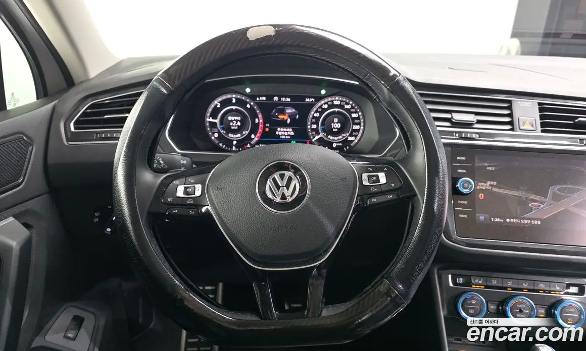 Volkswagen Tiguan 2018 2.0 автомат (гидро), фото 19