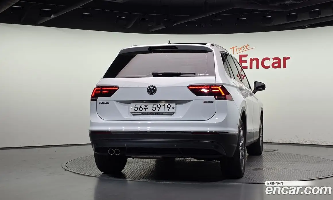 Volkswagen Tiguan 2018 2.0 автомат (гидро), фото 4