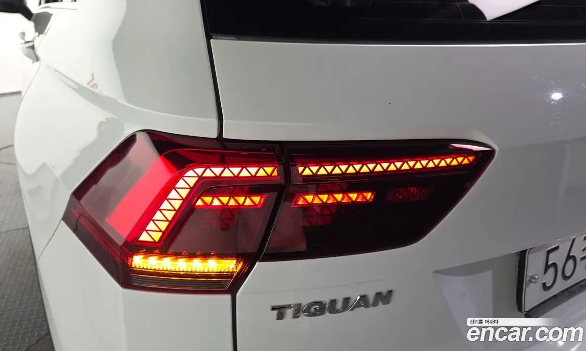 Volkswagen Tiguan 2018 2.0 автомат (гидро), фото 9