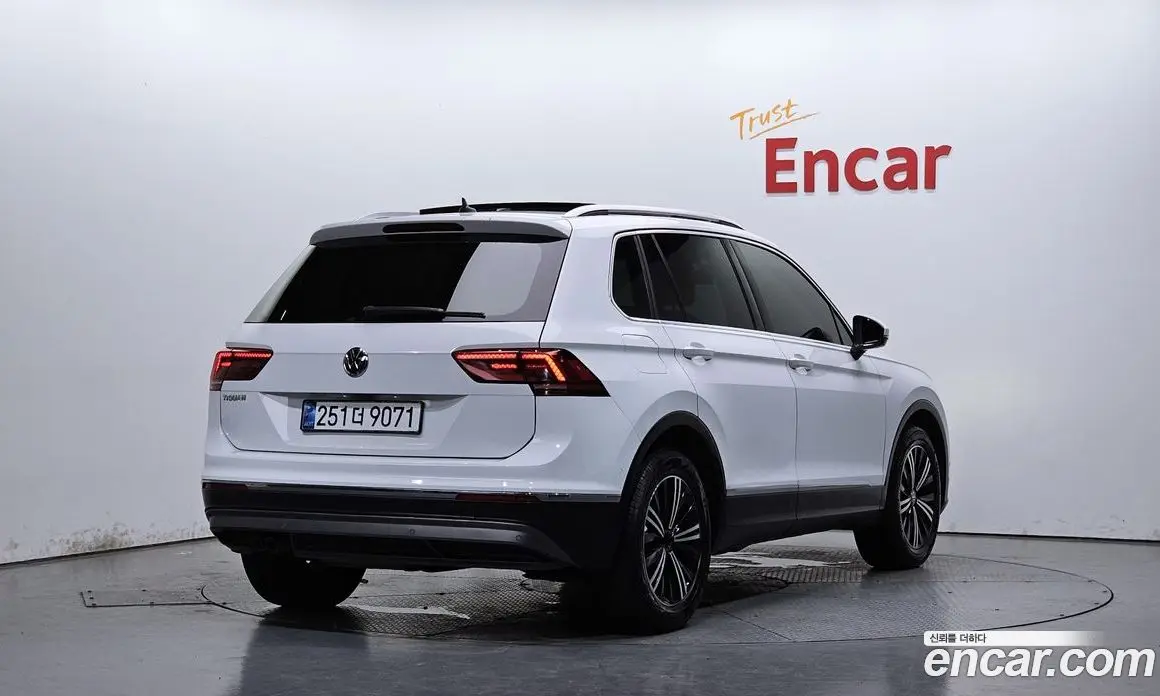 Volkswagen Tiguan 2020 2.0 автомат (гидро), фото 2 Volkswagen Tiguan 2020 2.0 автомат (гидро), фото 2