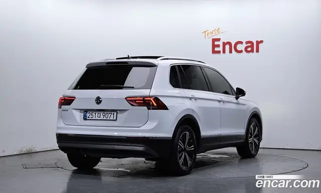 Volkswagen Tiguan 2020 2.0 автомат (гидро), миниатюра 2 Volkswagen Tiguan 2020 2.0 автомат (гидро), миниатюра 2
