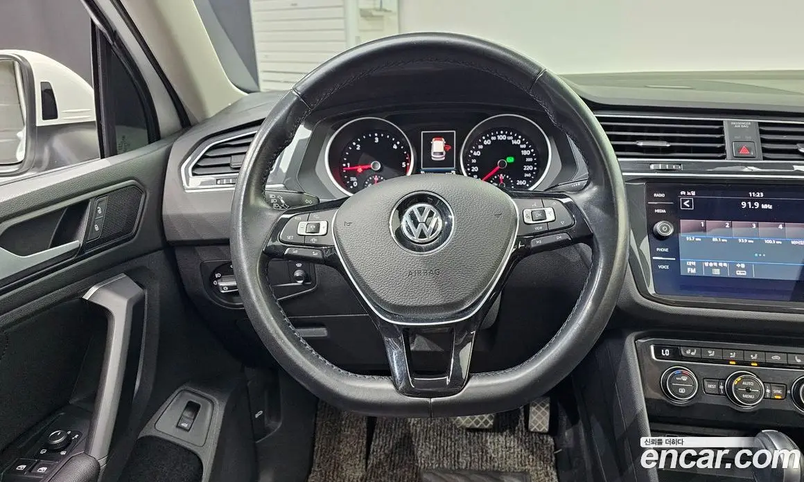 Volkswagen Tiguan 2020 2.0 автомат (гидро), фото 19 Volkswagen Tiguan 2020 2.0 автомат (гидро), фото 19