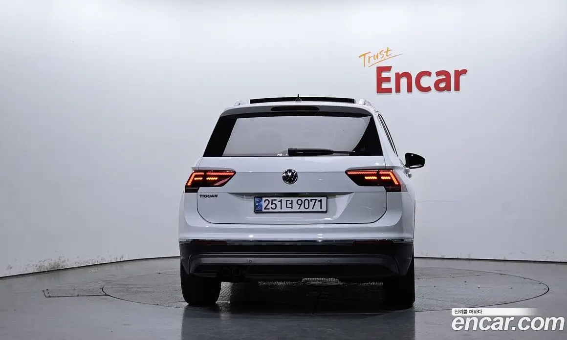 Volkswagen Tiguan 2020 2.0 автомат (гидро), фото 4 Volkswagen Tiguan 2020 2.0 автомат (гидро), фото 4
