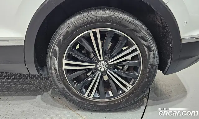 Volkswagen Tiguan 2020 2.0 автомат (гидро), миниатюра 7 Volkswagen Tiguan 2020 2.0 автомат (гидро), миниатюра 7