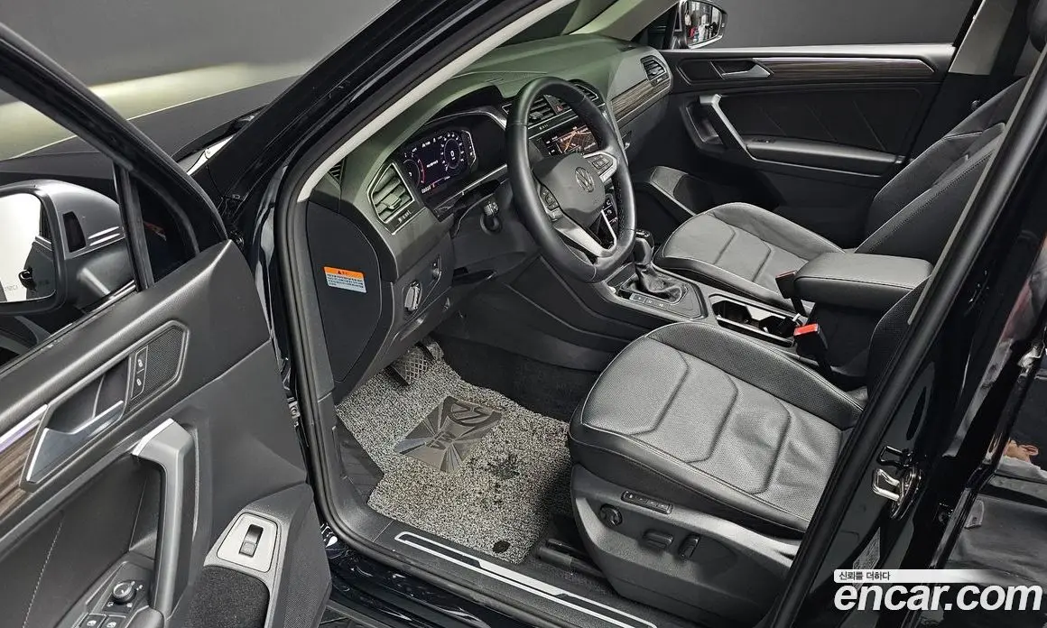 Volkswagen Tiguan 2022 2.0 автомат (гидро), фото 12