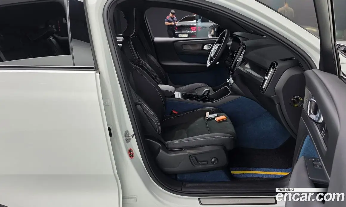 Volvo C40 2022 0.2 автомат (гидро), фото 15 Volvo C40 2022 0.2 автомат (гидро), фото 15