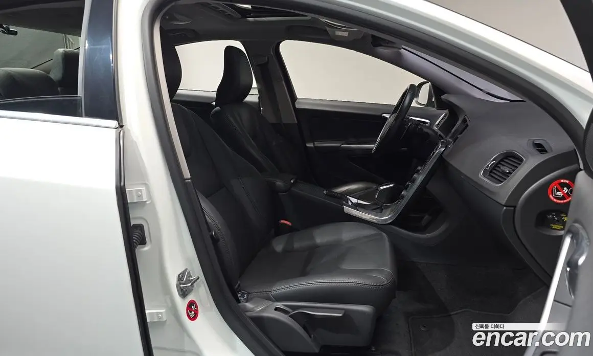 Volvo S60 2014 1.6 автомат (гидро), фото 16 Volvo S60 2014 1.6 автомат (гидро), фото 16